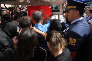 ŞEHİT ASTSUBAY'I 10 BİNLER UĞURLADI