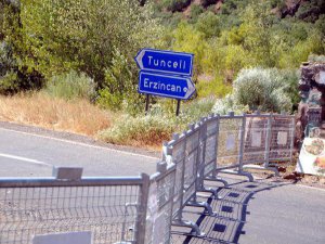 VALİ DEVLET YOLUNU 3 GÜN KAPATTI; İŞTE NEDENİ