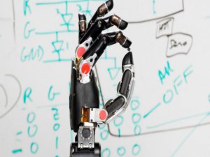 FELÇLİ HASTALAR İÇİN MÜTHİŞ BİR BULUŞ