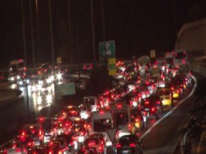 YOLLAR YİNE KAN GÖLÜ