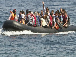 ÇANAKKALE'DE GÖÇMEN FACİASI: 13 ÖLÜ