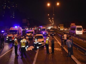 TEM'DE ZİNCİRLEME KAZA: 2 ÖLÜ, 4 YARALI