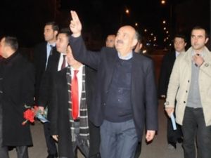 Bakan: Çayınız varsa size gelelim Vatandaş: Çayımız yok, istemez!