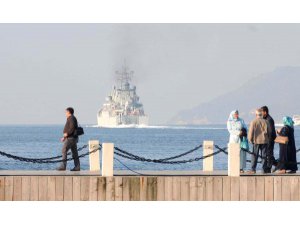 RUS SAVAŞ GEMİSİ ÇANAKKALE BOĞAZI'NDAN GEÇTİ