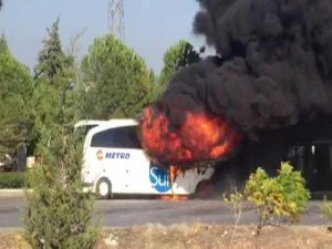 O ŞİRKETİN OTOBÜSÜ ALEV ALEV YANDI