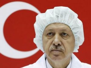 Başbakan kafasına neler takıyor