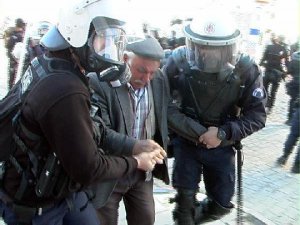 ANKARA KATLİAMI PROTESTO YÜRÜYÜŞÜNE POLİS MÜDAHALESİ