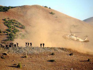TUNCELİ'DE GECE YARISI ÇATIŞMA; 3 TERÖRİST ÖLÜ