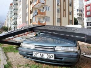 Fırtına Çanakkale,Antalya ve Kayseri'yi Feci Vurdu