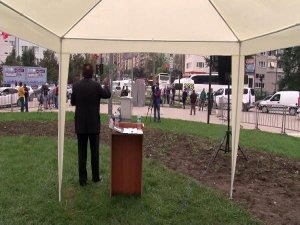 MİLLET VEKİLİ ADAYI BOŞ MEYDANA 1 SAAT KONUŞMA YAPTI