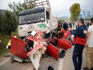 TOKAT'TA FECİ KAZA; 2 ÖLÜ1 AĞIR YARALI