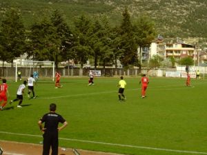 Manavgat Belediyespor ile Bucak Belediye Oğuzhanspor yenişemedi..