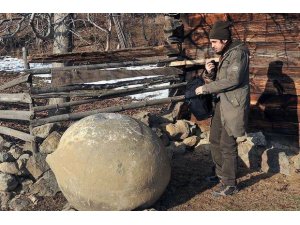 1 TONLUK TAŞI ÇALDILAR