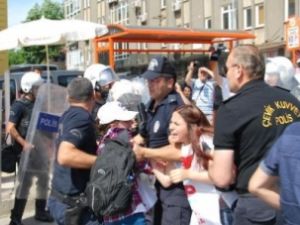 AKP'ye boya attılar, gözaltına alındılar