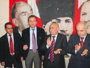 MHP'DE BAHÇELİ'YE İSYAN DİNMİYOR