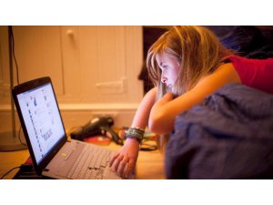 FACEBOOK KULLANMAYANLAR DAHA MUTLU