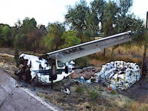 AMERİKA'DA UÇAK DÜŞTÜ; 2ÖLÜ