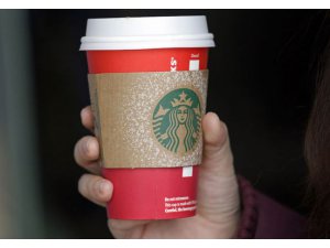 STARBUCKS'IN 'KIRMIZI' BARDAKLARI ABD'DE GÜNDEM OLDU