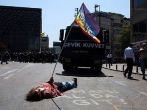 21. İstanbul LGBT Onur Haftası-2013 Çağrı Videosu