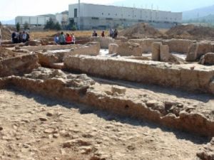 BİM İÇİN TARİHİ MOZAİKLER TAŞINIYOR