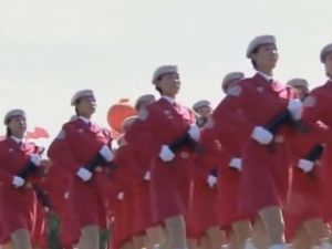 Çinli Kadın Askerler Yürek Hoplattı