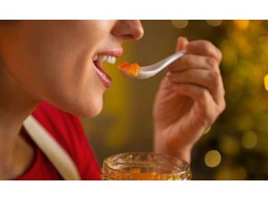 DİŞLERE ZARAR VEREN YİYECEKLER