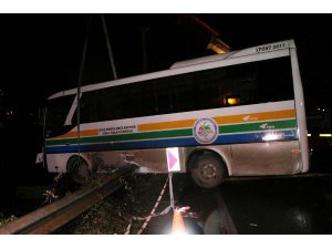 ALKOLLÜ HALK OTOBÜSÜ SÜRÜCÜSÜ KAZA YAPTI