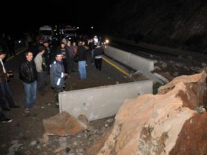 Plansız Projesiz Yapılmış Bir Duble Yol Daha Heyelan Altında Kaldı