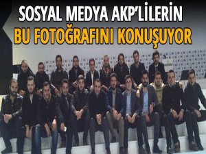 SOSYAL MEDYA AKP'LİLERİN BU FOTOĞRAFINI KONUŞUYOR