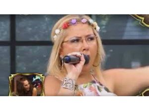 BEYAZ'DAN SERTAP ERENER'E DÜET SÜRPRİZİ