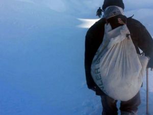 BU ÇUVALDA MİNİK MUHARREM VAR