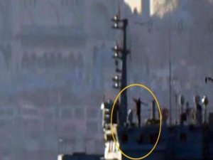BOĞAZI GEÇEN RUS SAVAŞ GEMİSİNDE 'FÜZELİ ASKER'