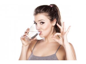 İDRAR RENGİNİZ SAĞLIĞINIZ HAKKINDA BİLGİ VERİYOR