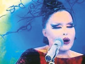 Bu hareket  Bülent Ersoy Show'u bitirdi, genç kızın...