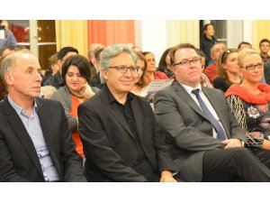 ZÜLFÜ LİVANELİ OFFENBURG'DA OKUYUCULARI İLE BULUŞTU