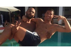 RONALDO 'EŞCİNSEL' İDDİALARINA YANIT VERDİ