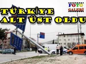 Fırtına Hayatı Felç Etti !