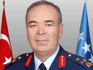 HAVA KUVVETLERİ KOMUTANI KURBAN MI EDİLİYOR