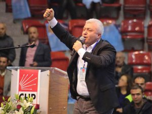 CHP İZMİR İL KONGRESİNDE TUNCAY ÖZKAN'A SALDIRI