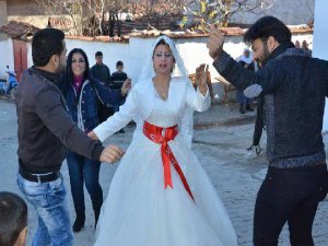 SURİYELİ GELİNDEN GERDEK GECESİ ŞOKU