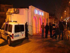 GECE KULÜBÜNDE KAVGA KANLI BİTTİ; 1 ÖLÜ 4 YARALI
