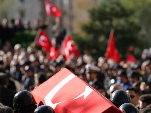 SUR'DA 2 ASKER ŞEHİT 1 AĞIR 3 ASKER YARALI