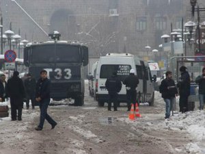 PKK EVİNDE OTURAN İKİ ÇOCUK ANNESİ ÖĞRETMENİ VURDU