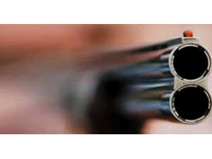 ANNESİNİ TÜFEKLE VURUP ÖLDÜRDÜ