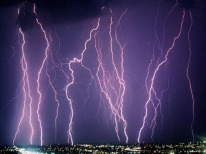 DÜNYANIN EN FAZLA ŞİMŞEK ÇAKAN YERİ