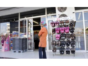 KASİYERE 'KAFANA SIKARIM' DEDİKTEN SONRA KASAYI SOYDU