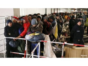 ALMANYA GÖÇMENLERİ GERİ GÖNDERİYOR