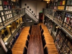 Kütüphane kapalı, kitap yasak!