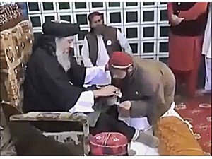 PARAYLA EL ÖPTÜREN ŞEYH