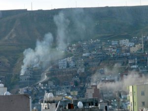 CAMİ BAHÇESİNE ROKET; 1 ÇOCUK ÖLDÜ 2 ÇOCUK YARALI